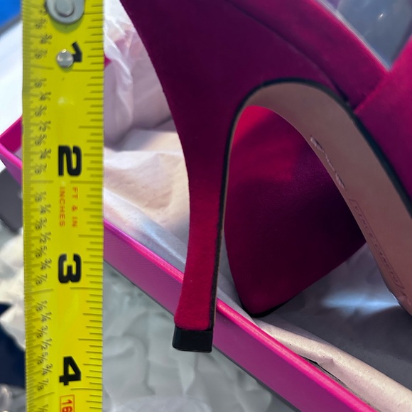 VINCE CAMUTO • Red Suede Heel Bootie • 7M • - Picture 8 of 11